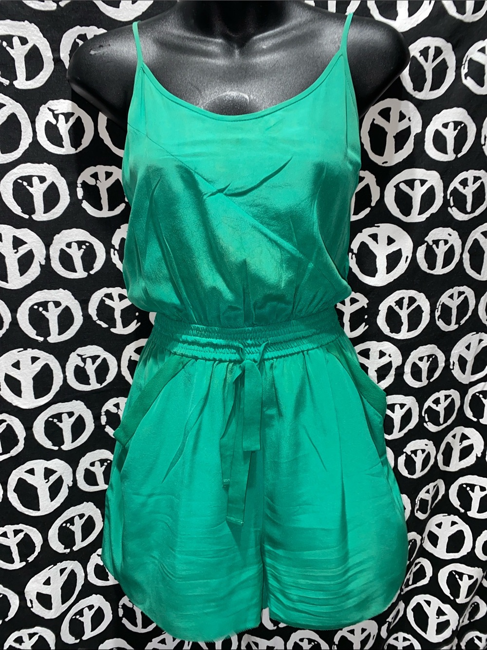 SILK WILFRED (ARITZIA) Emerald Green Romper with Tie Waist SZ S